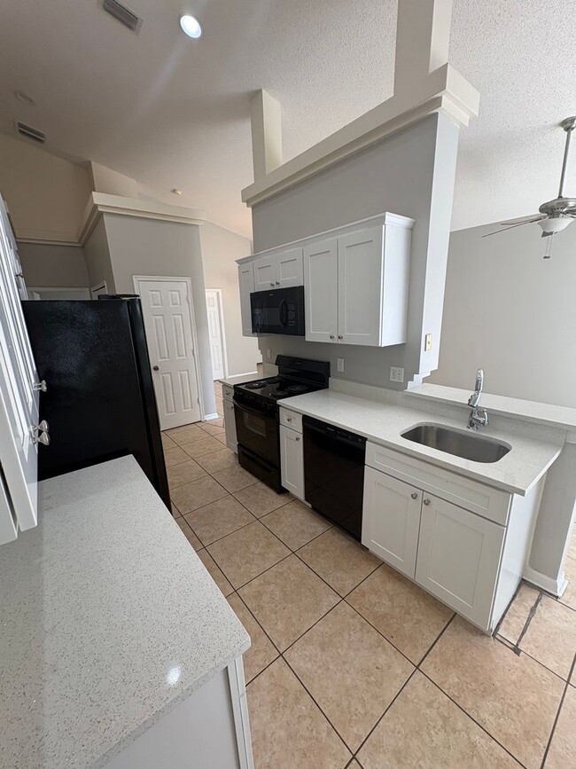 Photo - Spacious 4 Bedroom Home Near UCF