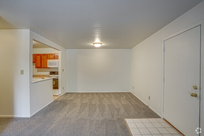2BR, 1BA - 888SF