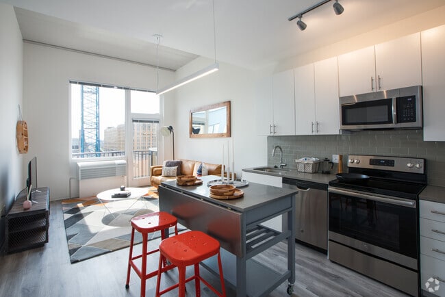 1BR, 1BA - 533SF Kitchen