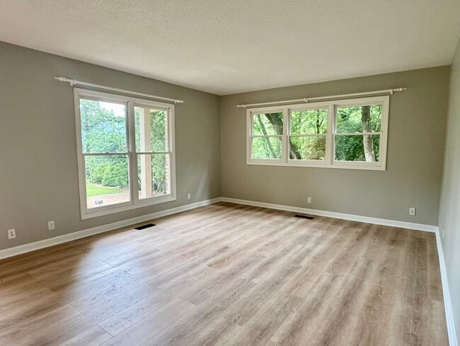 Photo - 1443 Palisades Rd