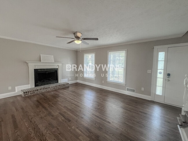 Photo - 916 S Deshon Rd