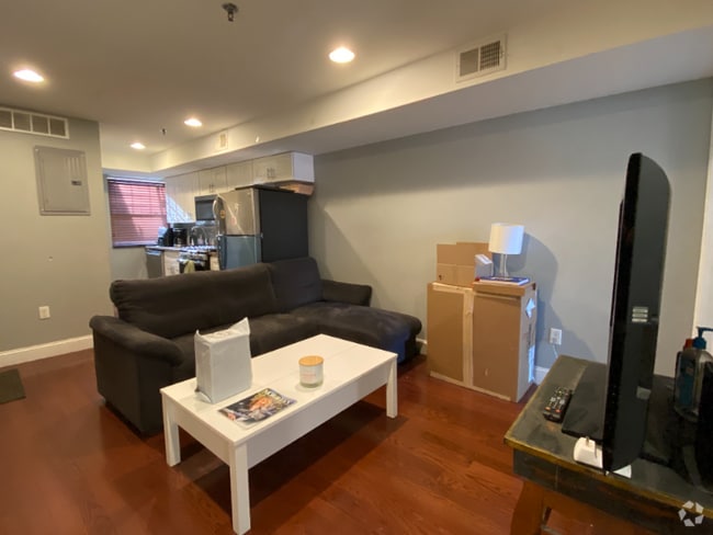 Building Photo - 202 N 9th St Unit 3 Rental