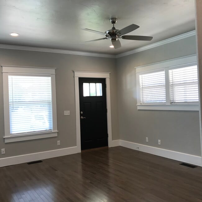Living room - front door