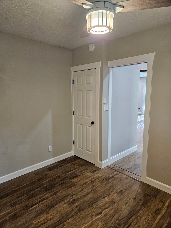 Photo - 559 N Centennial St