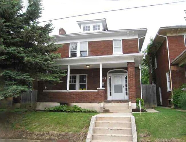 Building Photo - Four Bedroom, Section 8 Accepted- Available April 1st, 2023!