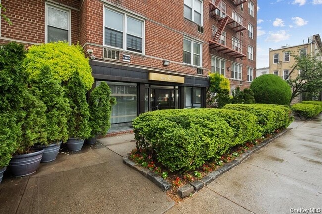 Photo - 720 E 31st St Unit 3G