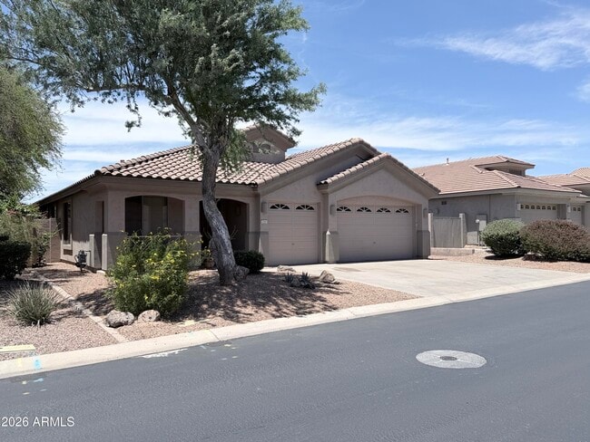 7310 E Mallory Cir
