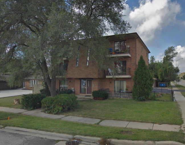 8700 S 81st Ave 2S  