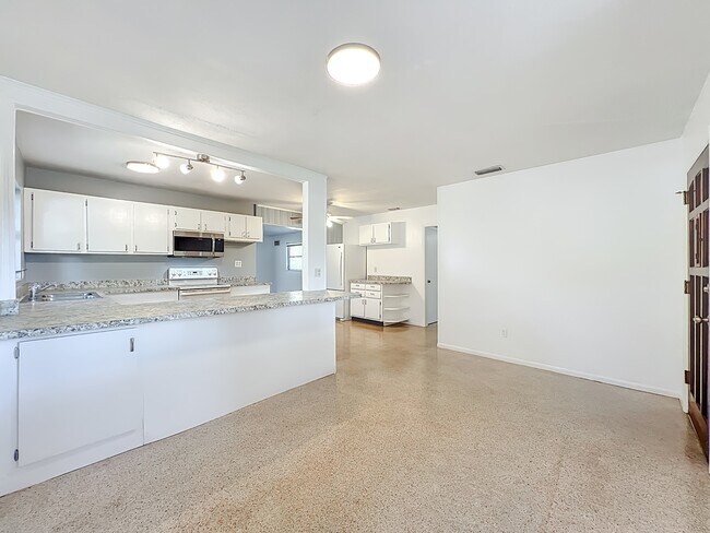 Photo - 1706 Cambridge Dr