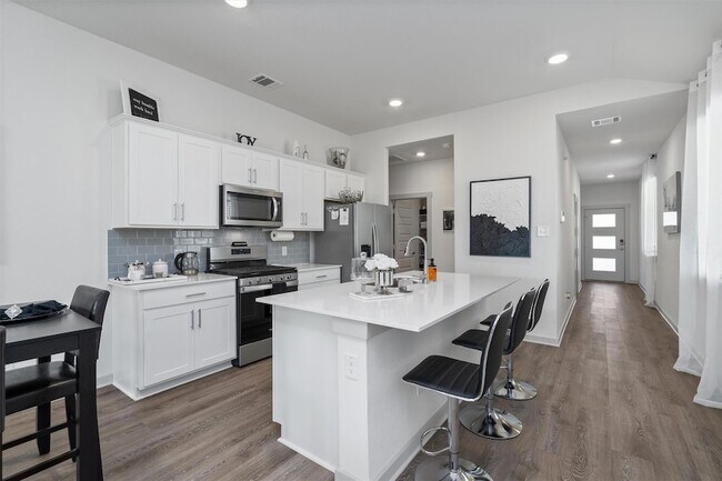 120 Scarborough Wy