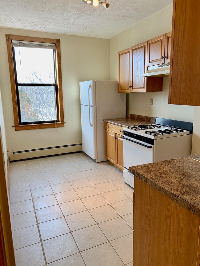 Photo - 156 Main St Unit 8