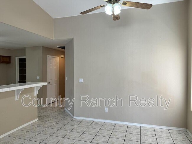 Photo - 2945 Country Club Dr