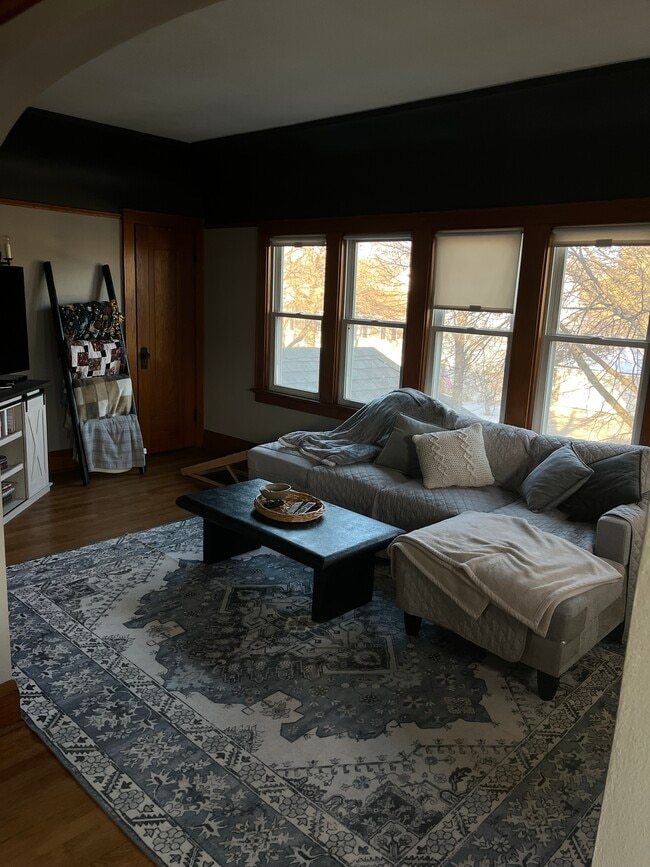 Building Photo - 529 N 59th St