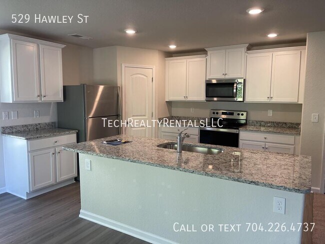 Photo - 529 Hawley St