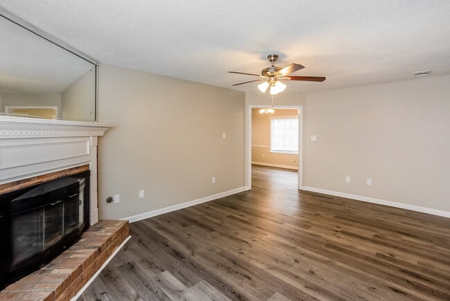 Photo - 7851 Chesterfield Dr S