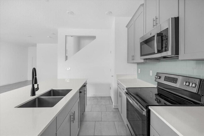 Photo - 2959 Addison Blvd