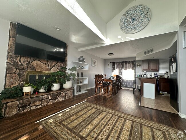 Building Photo - 7063 Pepperidge Cir Rental