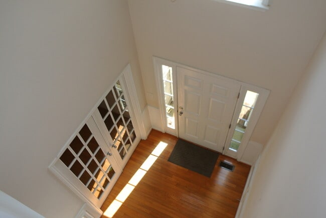 Photo - 2108 Summit Dr