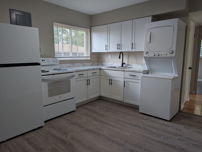 Building Photo - The Averie by Haltere Rental