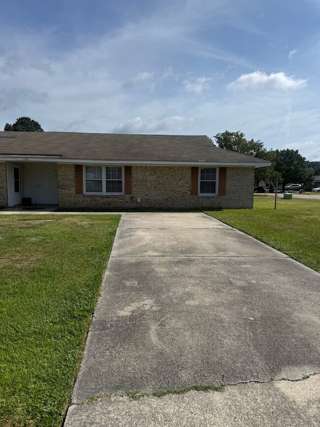 Building Photo - Serenity Village Unit 200-A