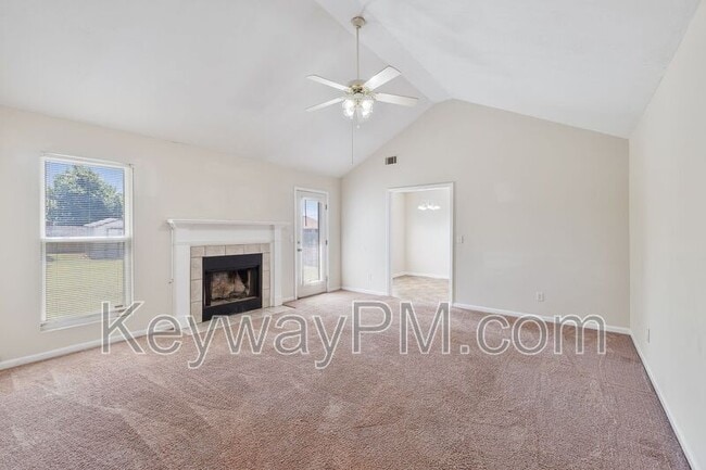 Photo - 3325 Hamden St