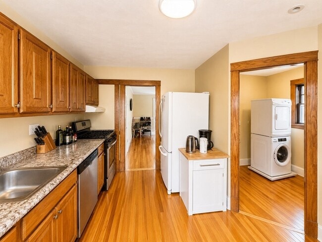 Photo - 18 Linden Pl Unit 2