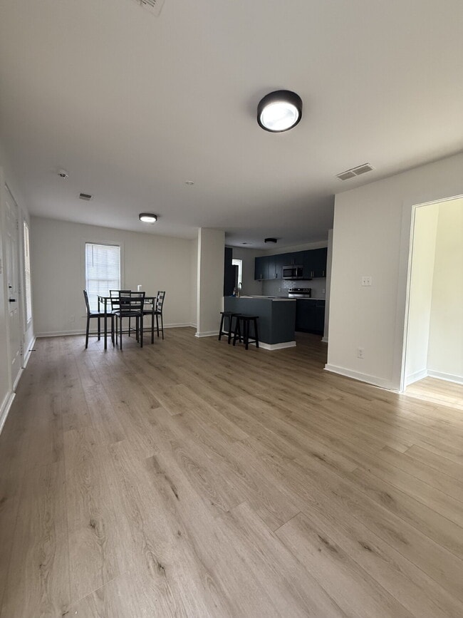 Photo - "Charming and Spacious 3-Bedroom Duplex in Atlanta – 1250 Sq Ft of Comfort!" Unidad A