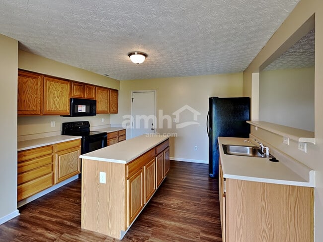 Photo - 5525 Village Grove Ln