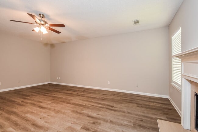 Photo - 6964 Foxmoor Way