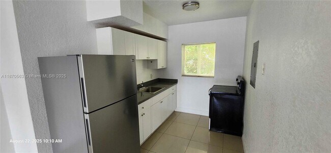 Photo - 9800 E Bay Harbor Dr Unit 8