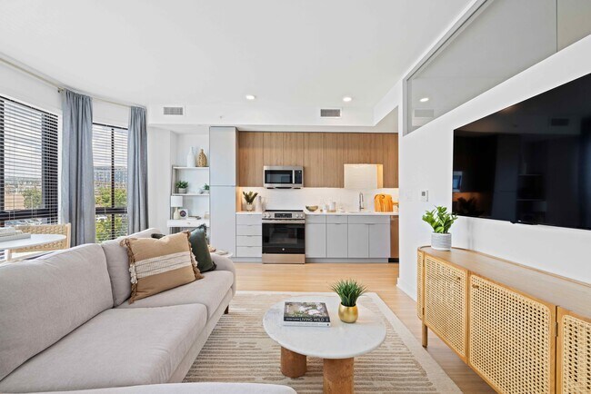 Building Photo - Everly Rental