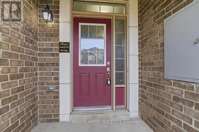 Photo - 18 Rimrock Cres