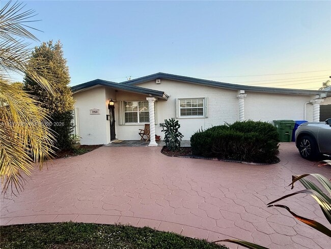 Photo - 7910 NW 12th St