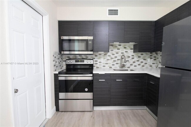 Photo - 429 NW 9th Ave