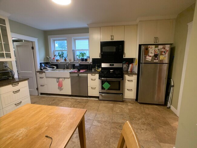 Photo - 120 Nonantum St Unidad 1