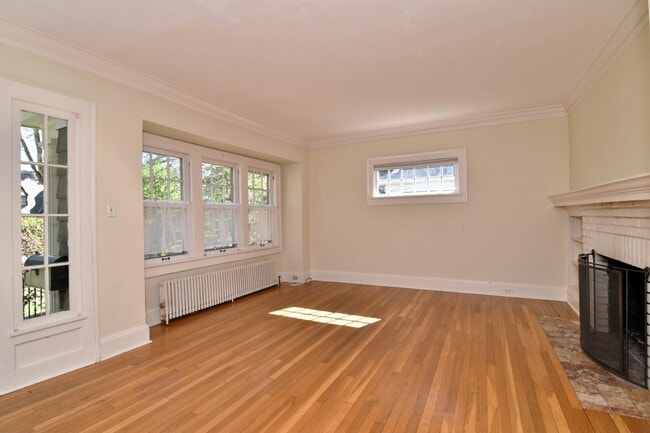 Living Room - 3180 Chadbourne Rd