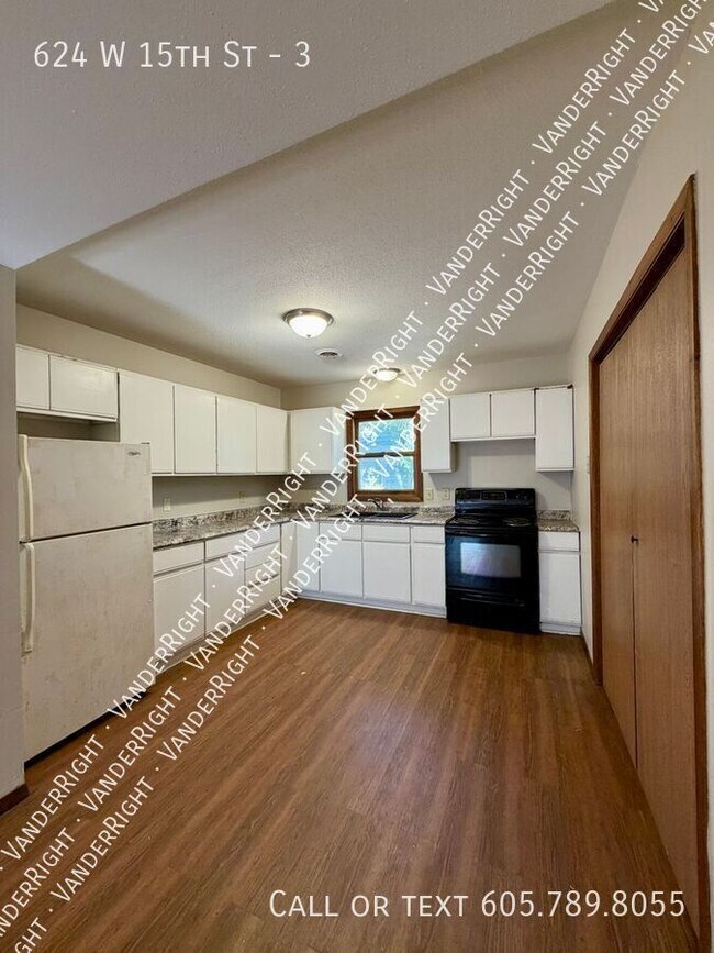 Photo - 624 W 15th St Unit 3