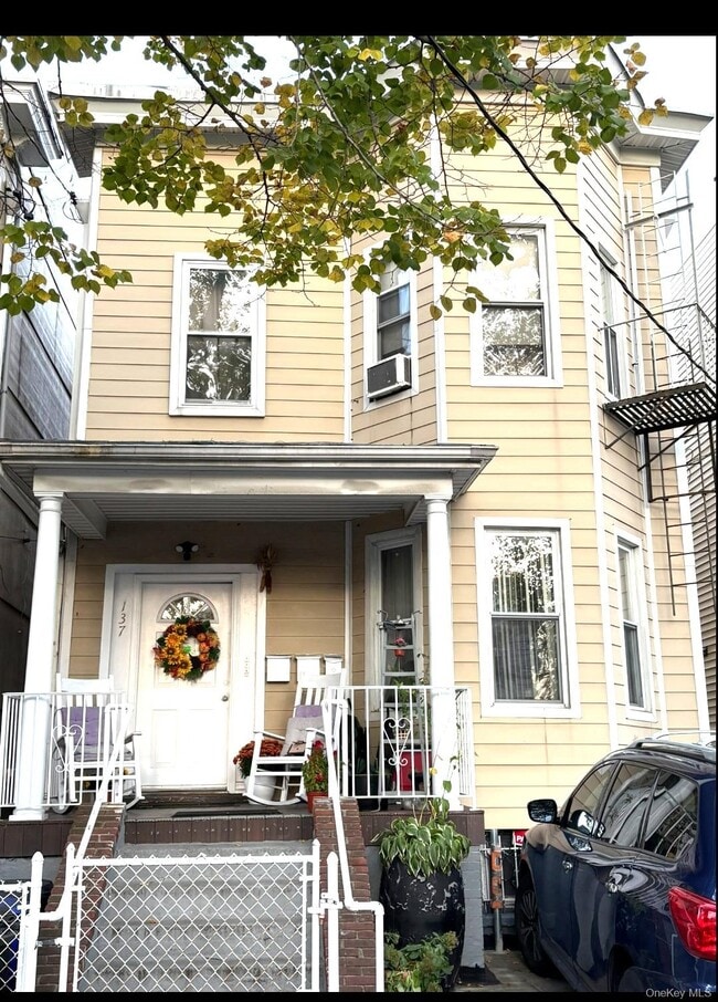 Building Photo - 137 S 12th Ave