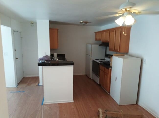Entry and kitchen - 28947 Thousand Oaks Blvd Unit 115