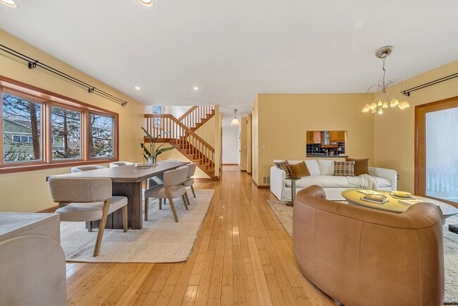 Building Photo - 16 Carthay Cir