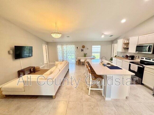 Photo - 11373 Visby Ave