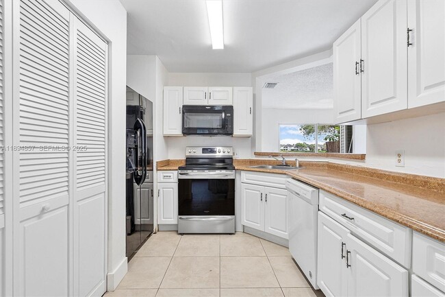 Photo - 3417 NW 44th St Unit 103