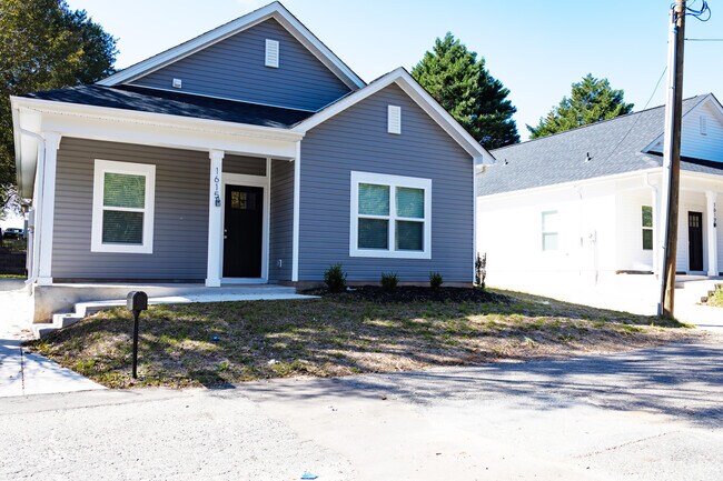 Photo - 1615 Martin Ave