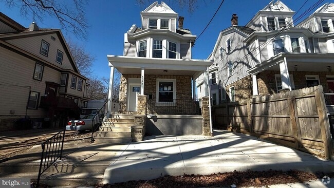 Building Photo - 6326 Newtown Ave Rental