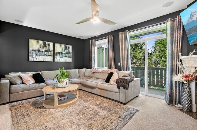 Photo - 4Bd/2.5Ba Renton Townhome