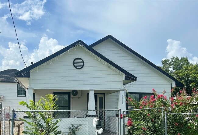 Building Photo - 7209 Greenville St Rental