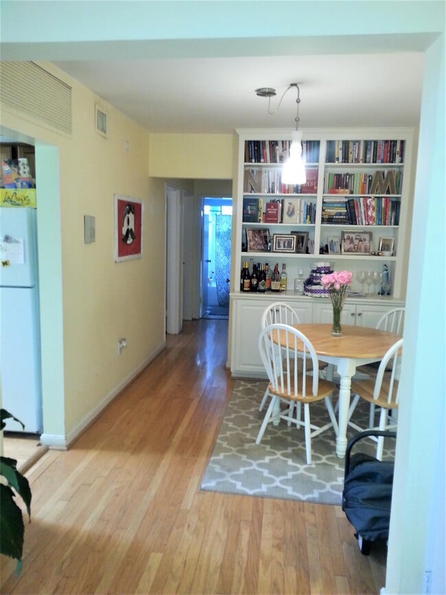 Photo - 2605 39th St NW