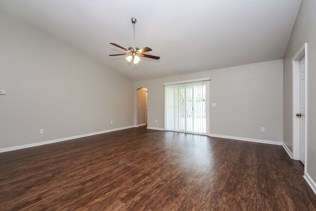 Photo - 3230 Chantilly Ct