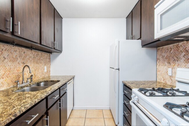 Photo - 400 E Creekside Cir