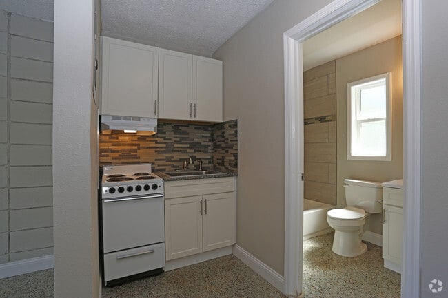 Grand Studio - 350 SF - Kitchen - The Astoria - Sabal